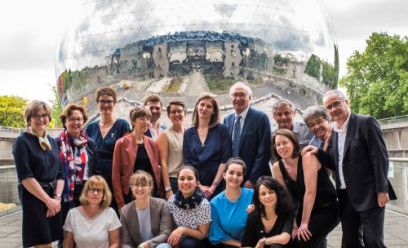 Equipe au complet à Paris