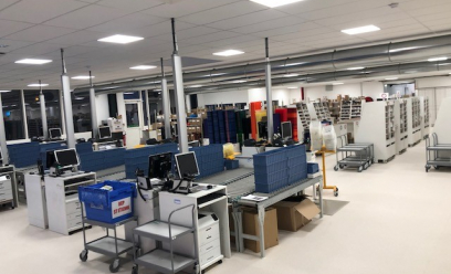 Service de préparation de commandes de médicaments homéopathiques (environ 11 000 lignes de produits sont ramassés chaque jour pour 25 opérateurs)